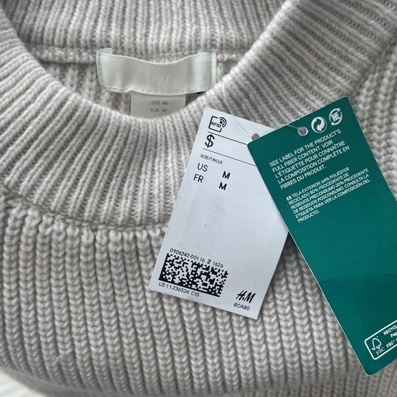 NWT H&M Loose Fit Light Taupe Knit Sweater Vest in Size M CLASSIC NEUTRAL - Picture 4 of 6